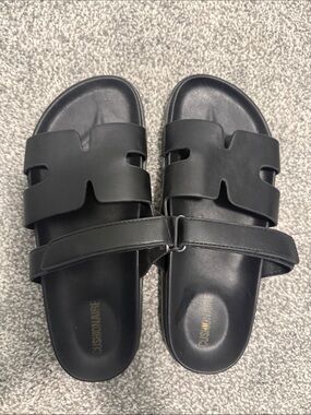 Black Cushioned Slide Sandals